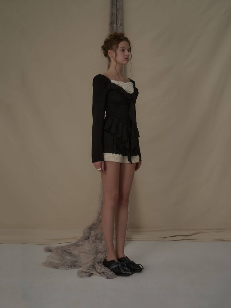 Black and white contrast pleated lace-trimmed top