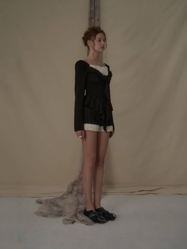 Black and white contrast pleated lace-trimmed top