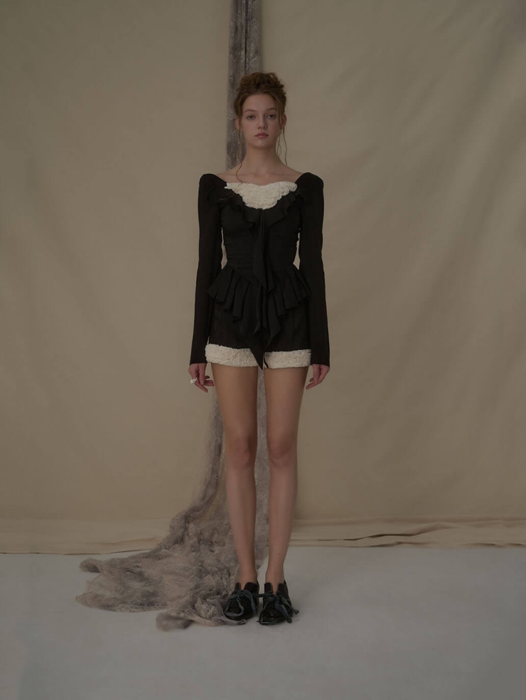 Black and white contrast pleated lace-trimmed top
