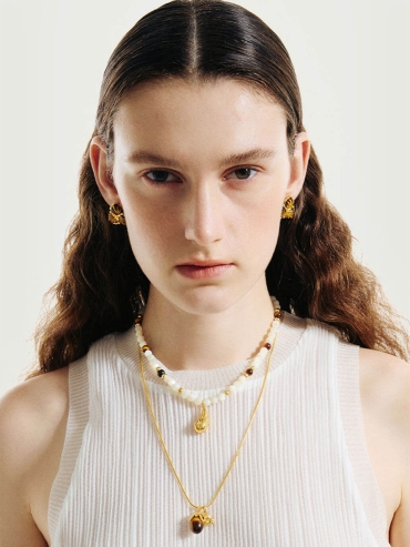 Amber three-flower earrings