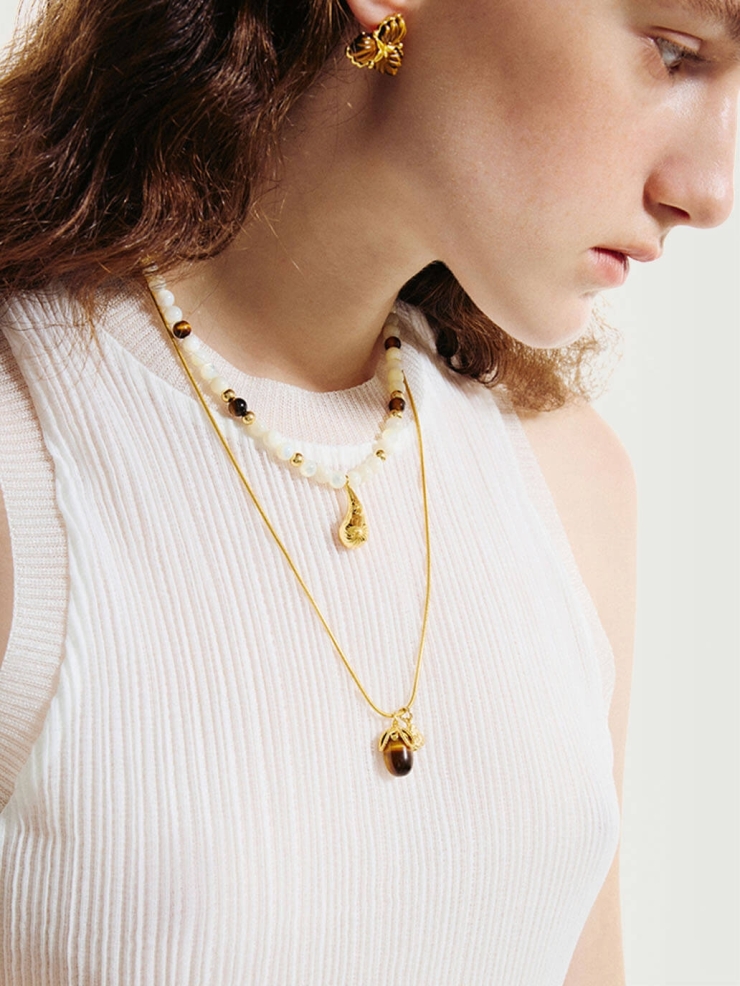 Amber berry necklace