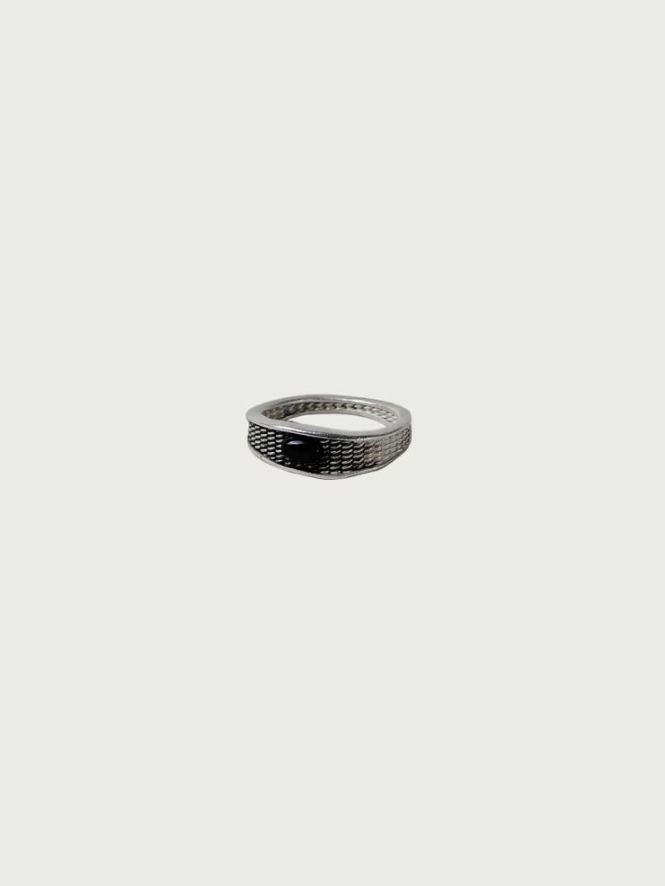 Balck agate narrow ring