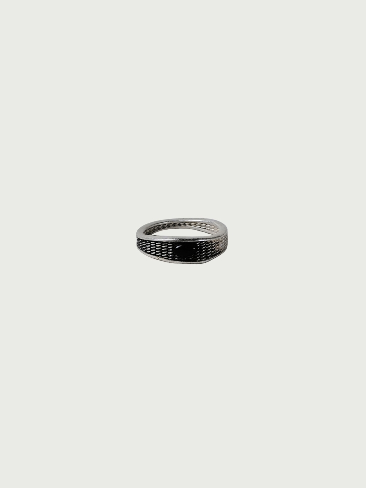 Balck agate narrow ring