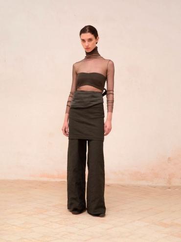 Chestnut  cisne tulle