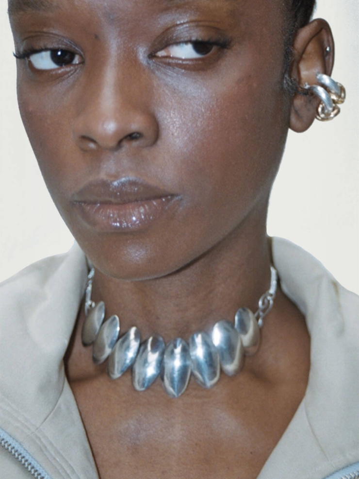 Choker necklace with silver link chain