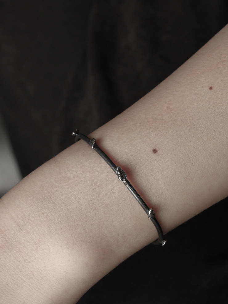 Black archipelago slim bracelet