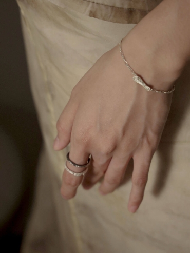 Silver twisted bracelet