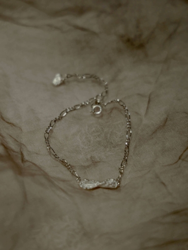 Silver twisted bracelet