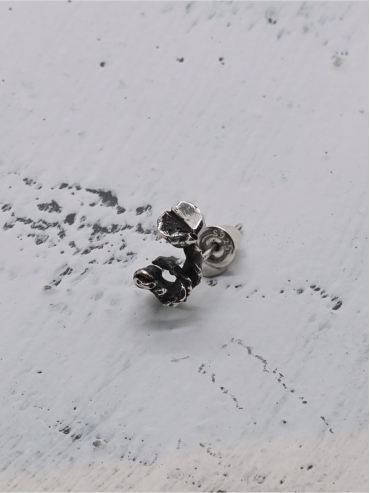 Twisted stud earring