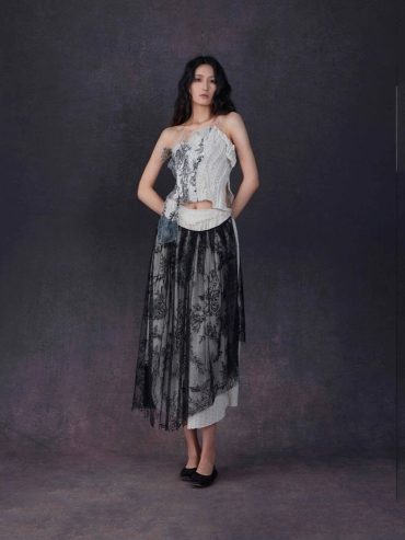 Black and White Colorblocked Hanging Mesh Embroidered Linen Multi-Layered Half Skirt