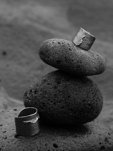 Black Ocean Shadow Wide Ear Cuff/Ring