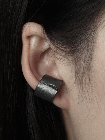 Black Ocean Shadow Wide Ear Cuff/Ring