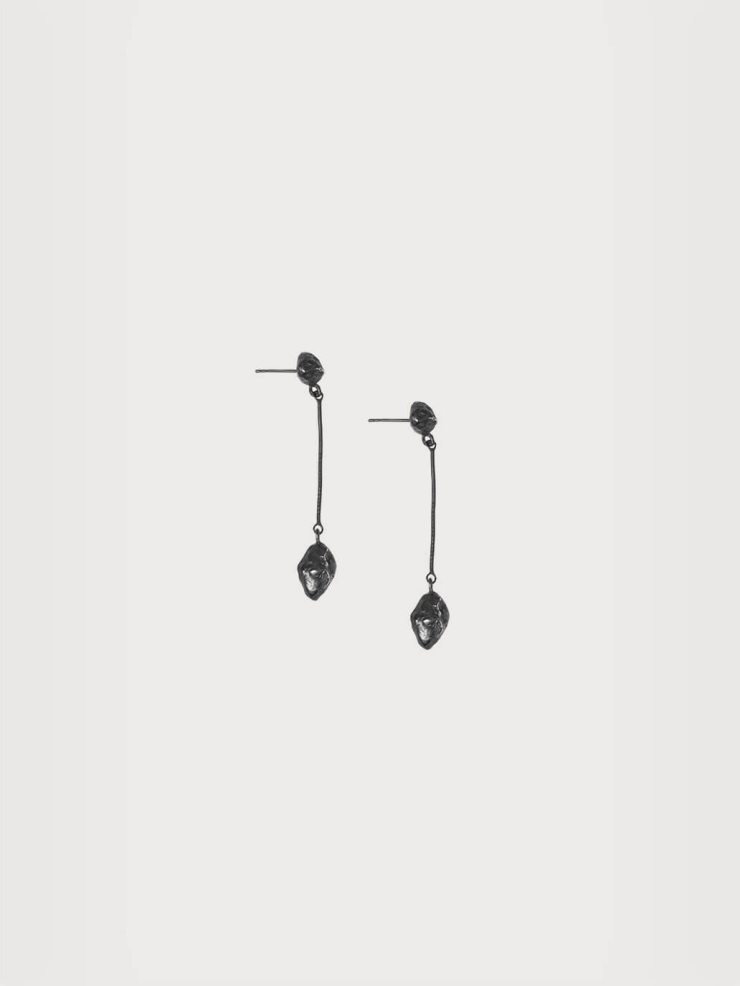 Black island earrings