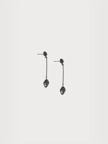 Black island earrings