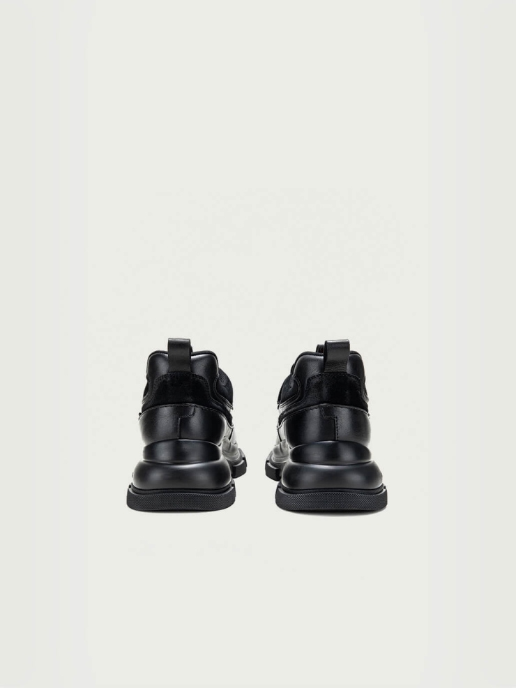 Black Gao Eva Tracker Sneaker