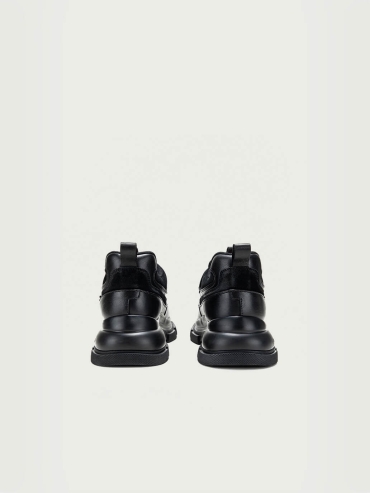 Black Gao Eva Tracker Sneaker