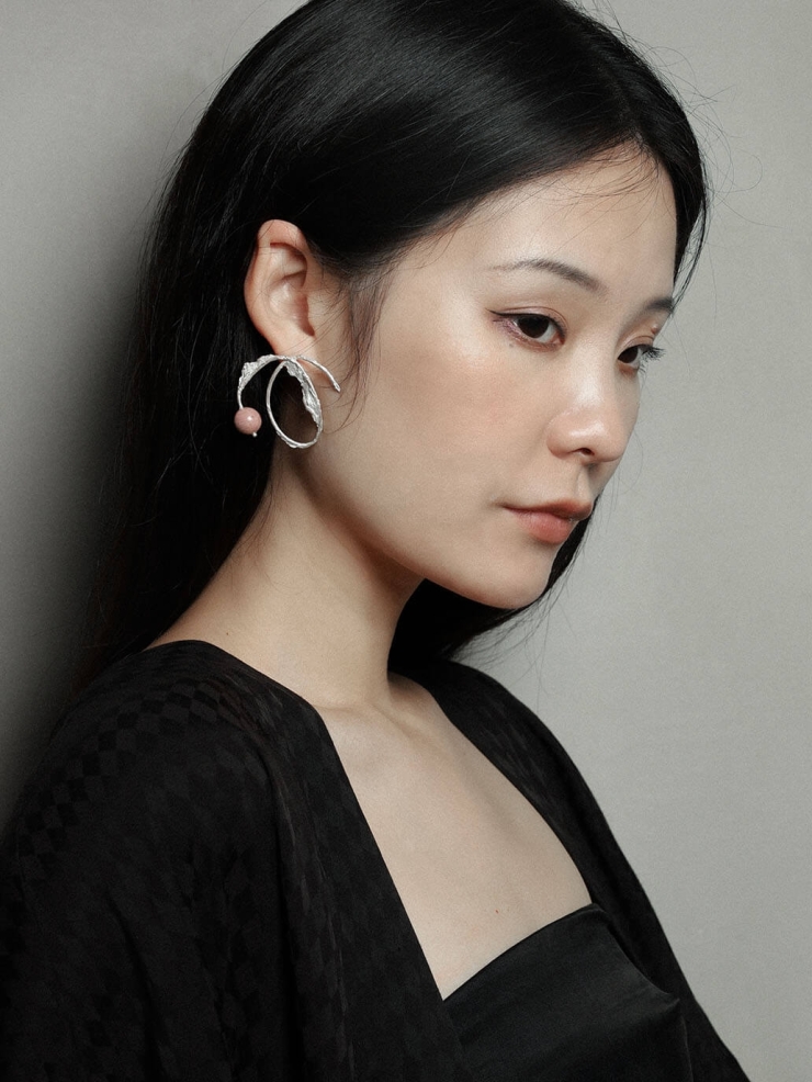 White Silver Rosy Stone Lovely Stud Earrings