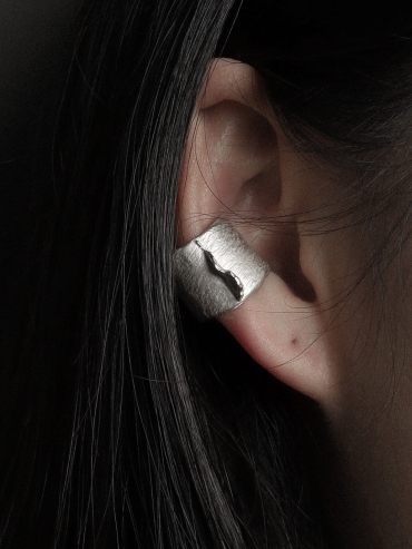 White ocean shadow wide ear cuff