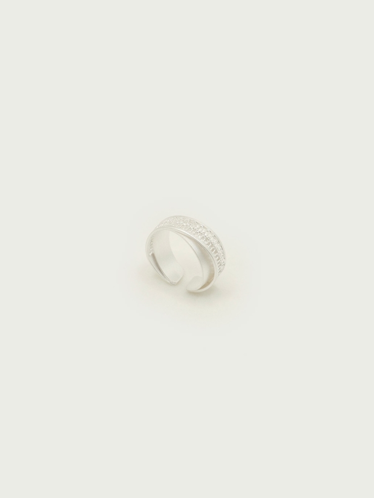 Filigree cross ring