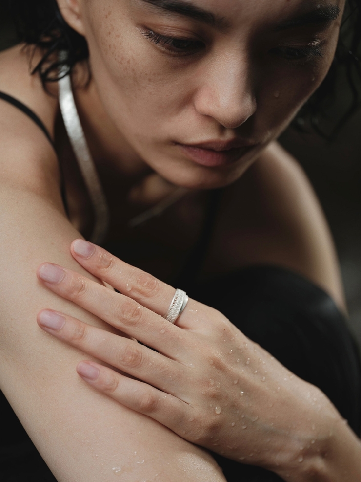 Filigree cross ring