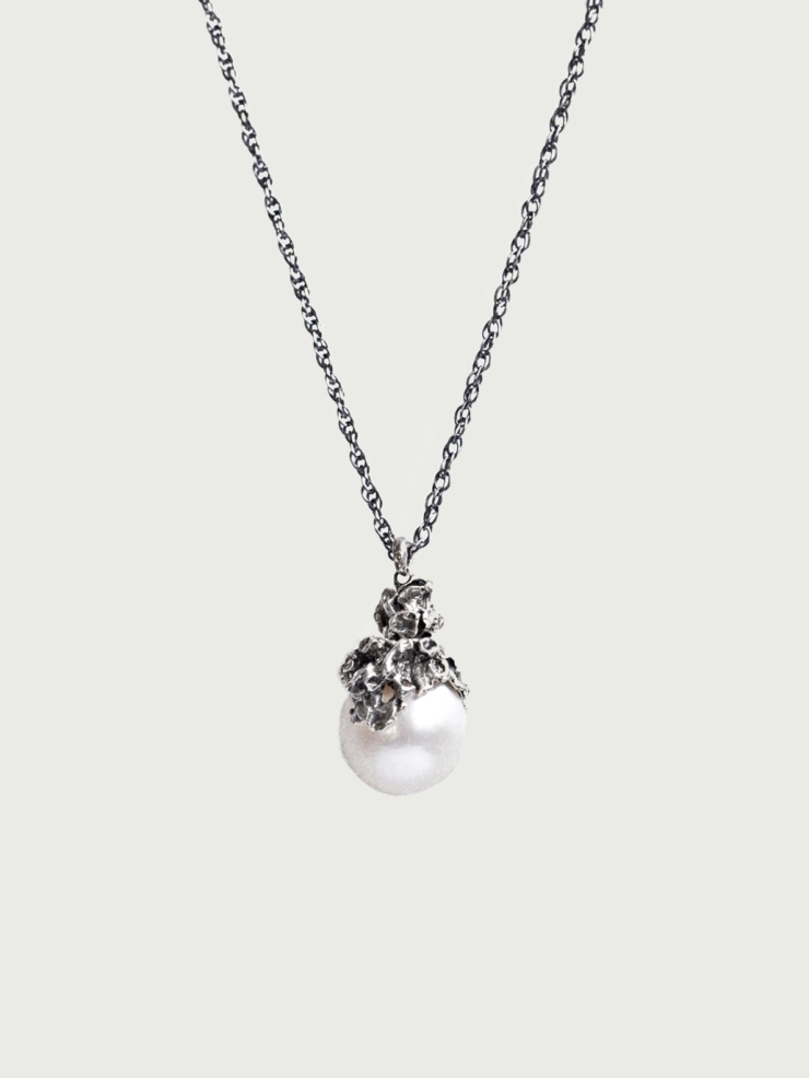 Brim pearl perfume bottle necklace