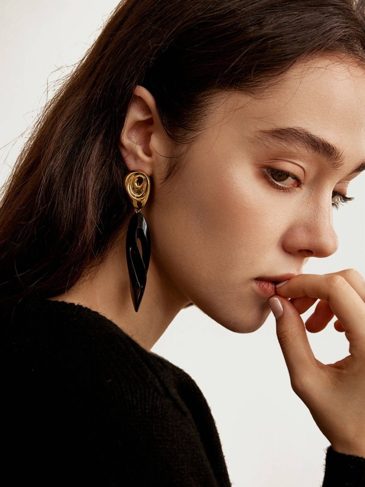 Windy Twisted Stone Earrings