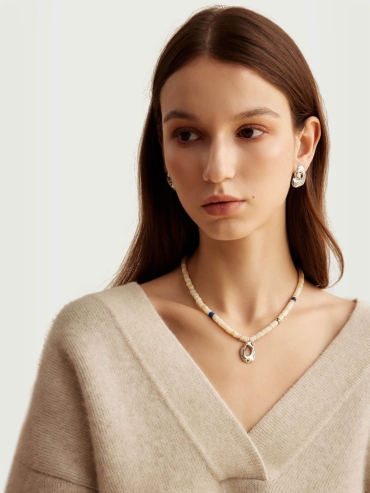 White Mother of Pearl Shell Cave Necklace