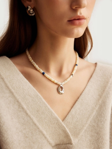 White Mother of Pearl Shell Cave Necklace