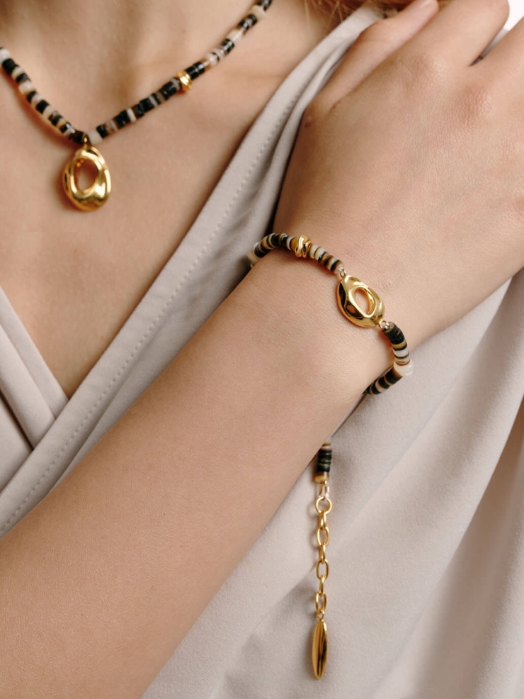 Black Grotto Mother of Pearl Bangle