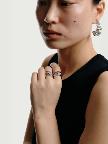 Silver Windy Spiral Diamond Ring