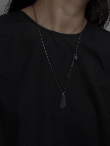 [FINAL SALE] Violet ceramic beading necklace