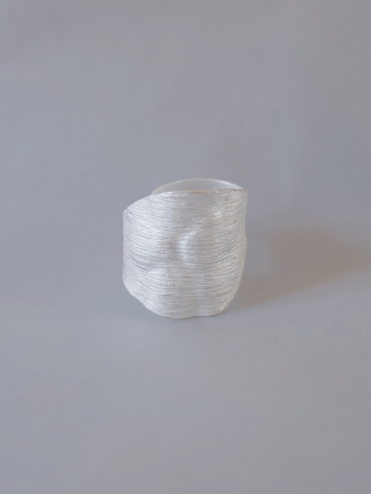 HENG-Gender Neutral Curved Ring