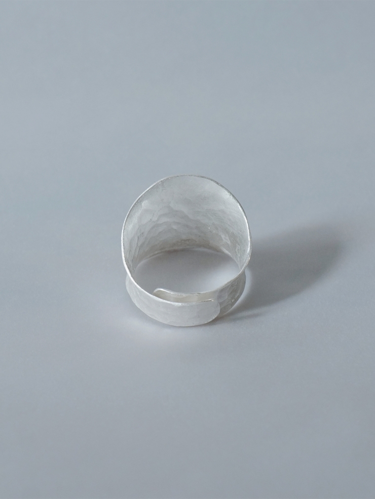 HENG-gender neutral hammer pattern fine silver ring