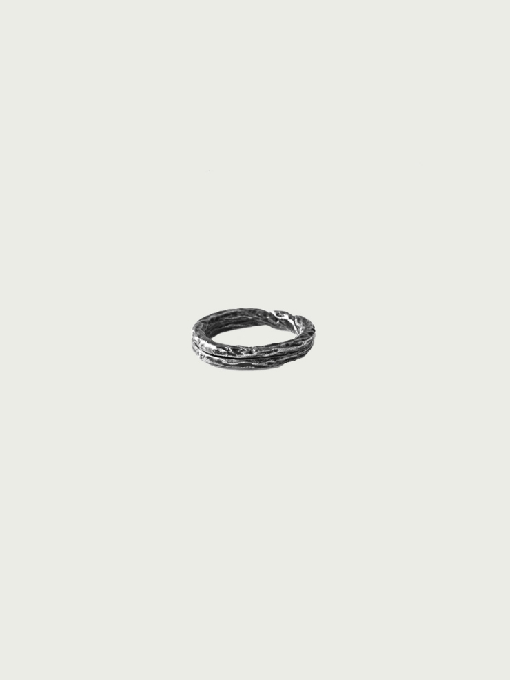 Black kizuna ring
