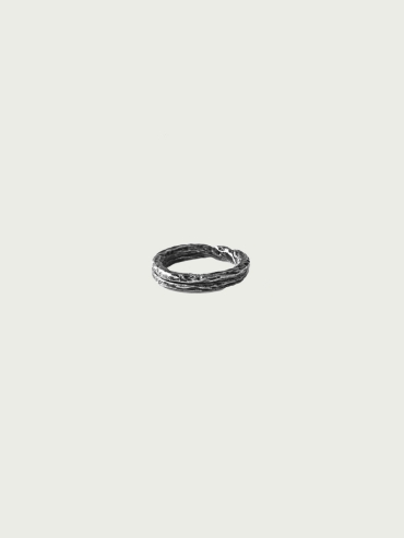 Black kizuna ring
