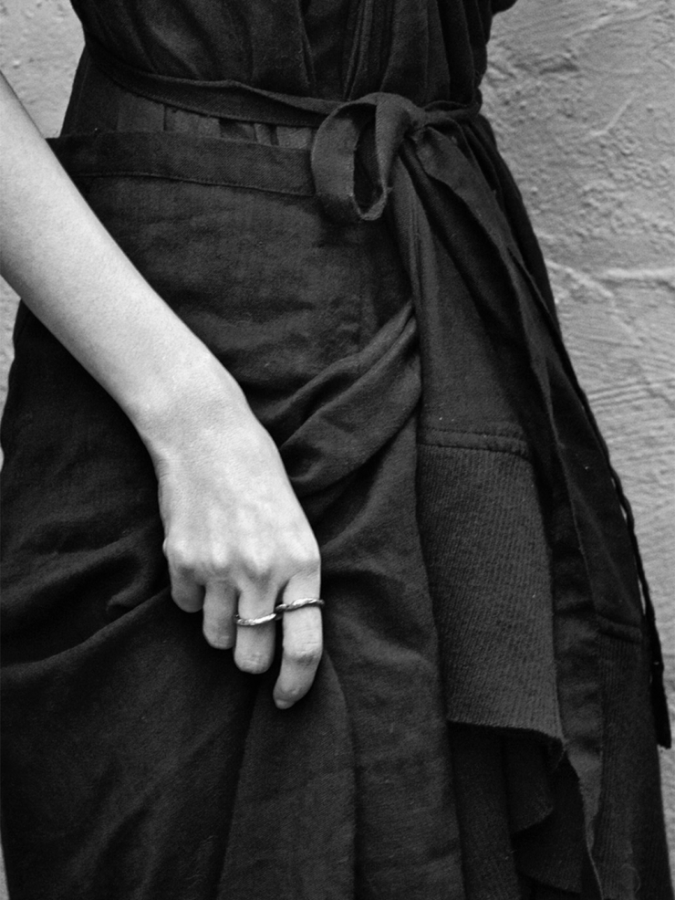 Black kizuna ring