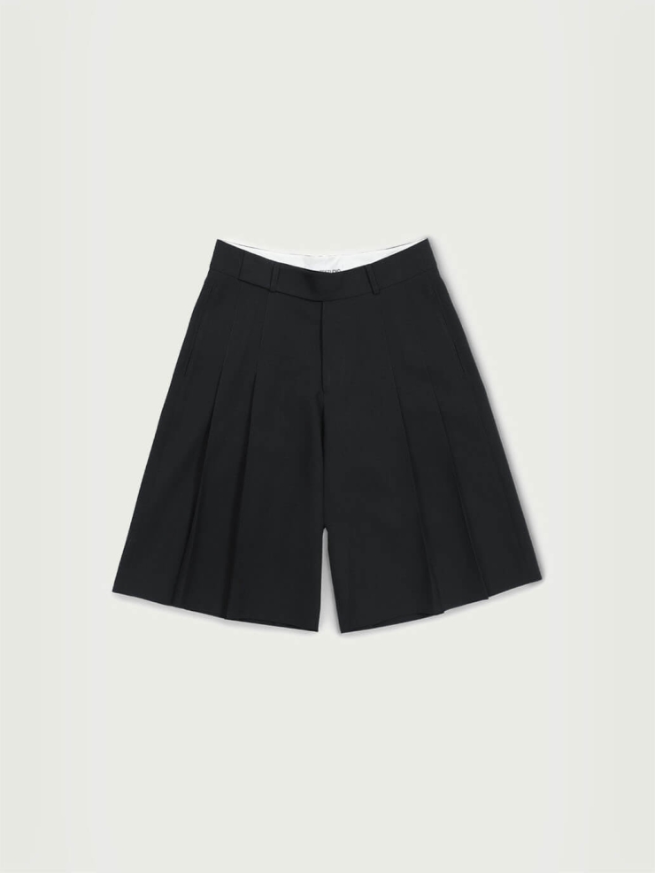 Black Pleated Loose Fit Bermuda Shorts
