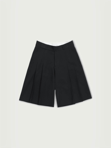 Black Pleated Loose Fit Bermuda Shorts
