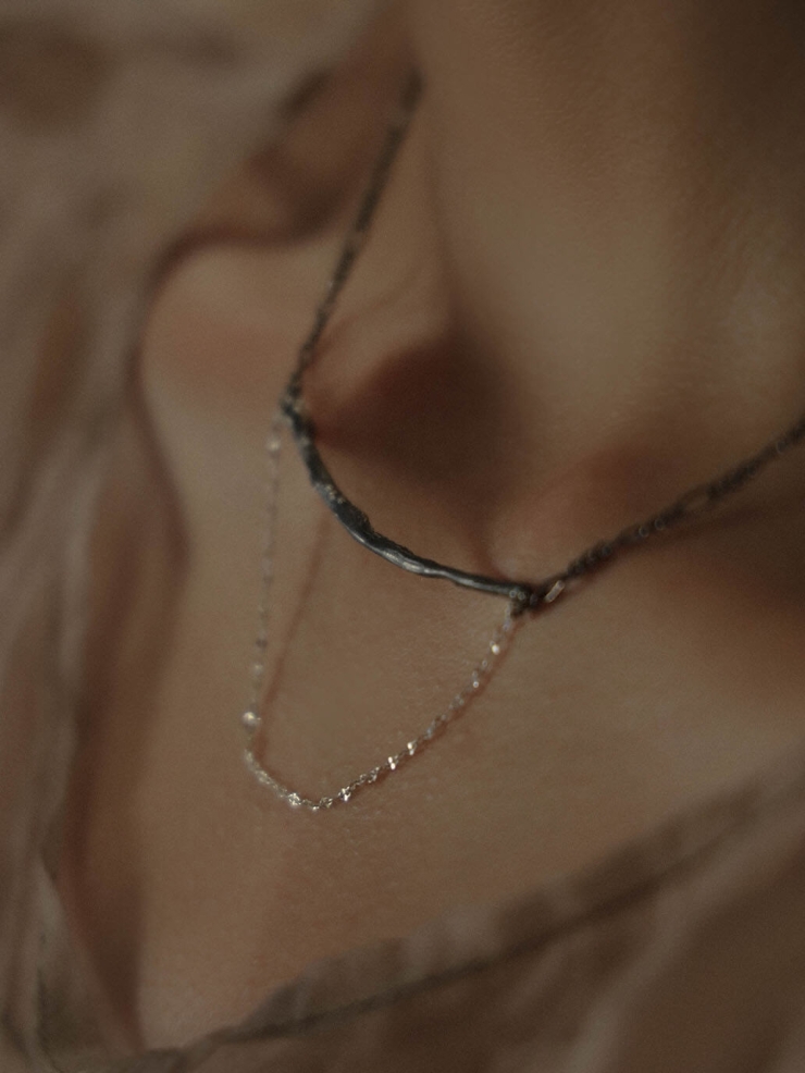 Black twisted necklace