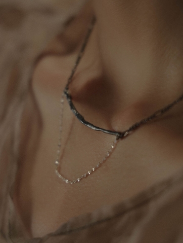 Black twisted necklace