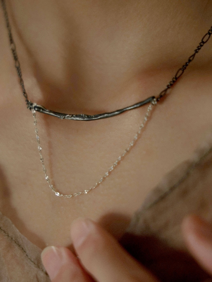 Black twisted necklace