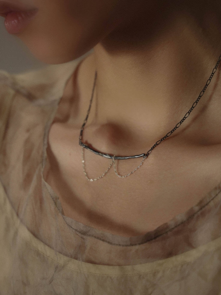 Black twisted necklace