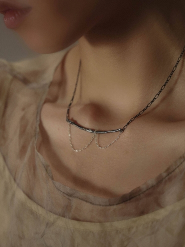 Black twisted necklace