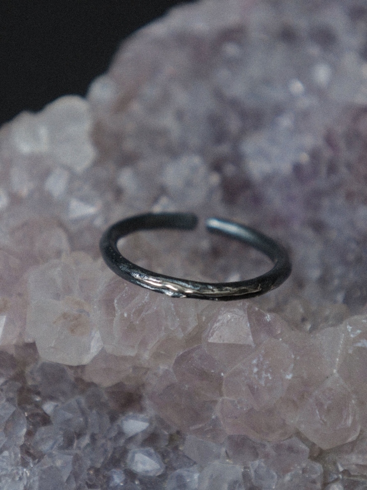 Black Gap Ring