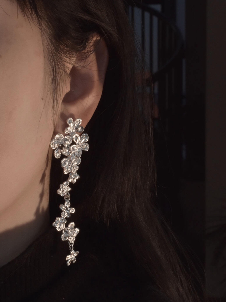 Pretty Little Floral Stud - Single