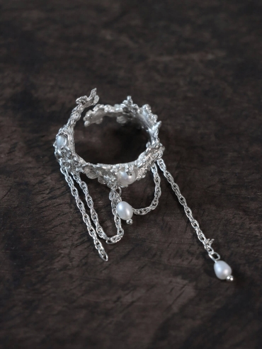 Tiny Flowers and Pearls Ring