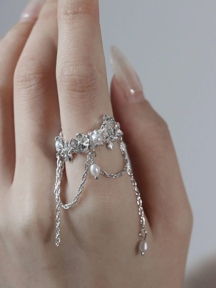 Tiny Flowers and Pearls Ring