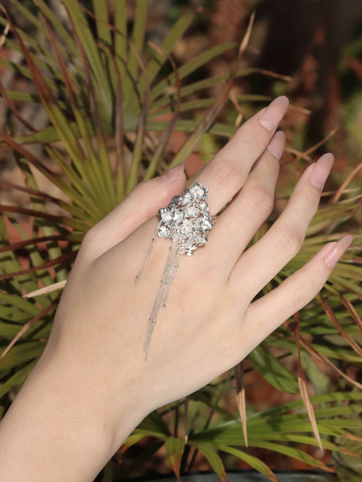 Roses Flowing into Water Ring