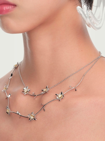 Silver Square Floral Choker