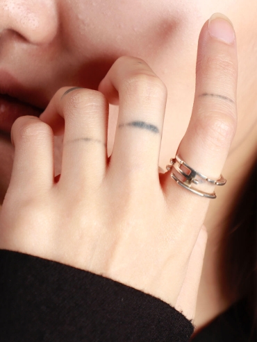 Silver fiber ring